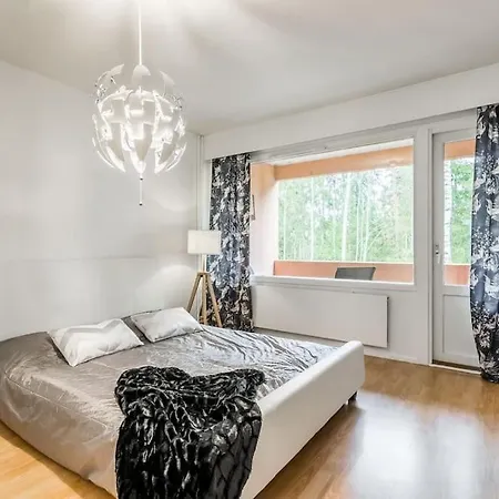 Apartment Upea 2 Makuuhuoneen Huoneisto Laehellae Lentokenttaeae!